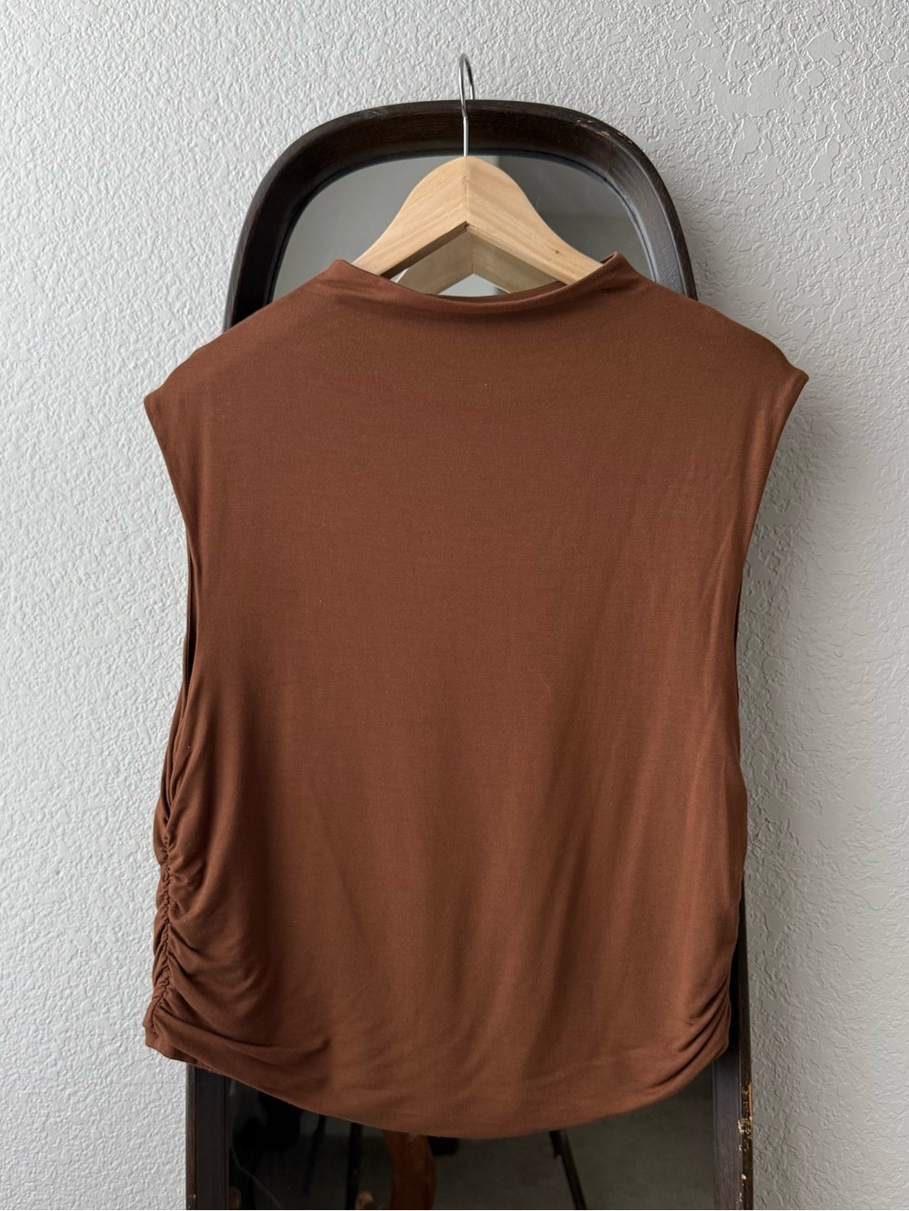 A New Day Brown Mock Neck Sleeveless Top Ruched Sides Stretch Knit Size L
